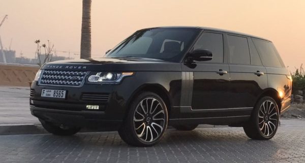 Rent-Range-Rover-Vogue-2019-in-Dubai-6