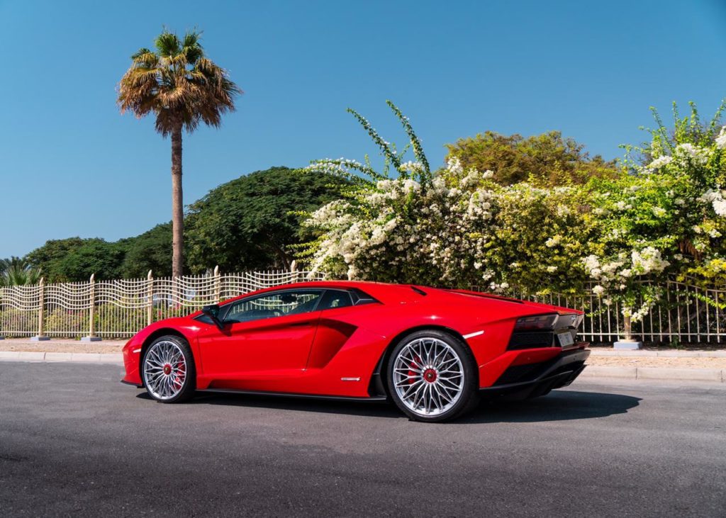 Dubai lamborghini rental