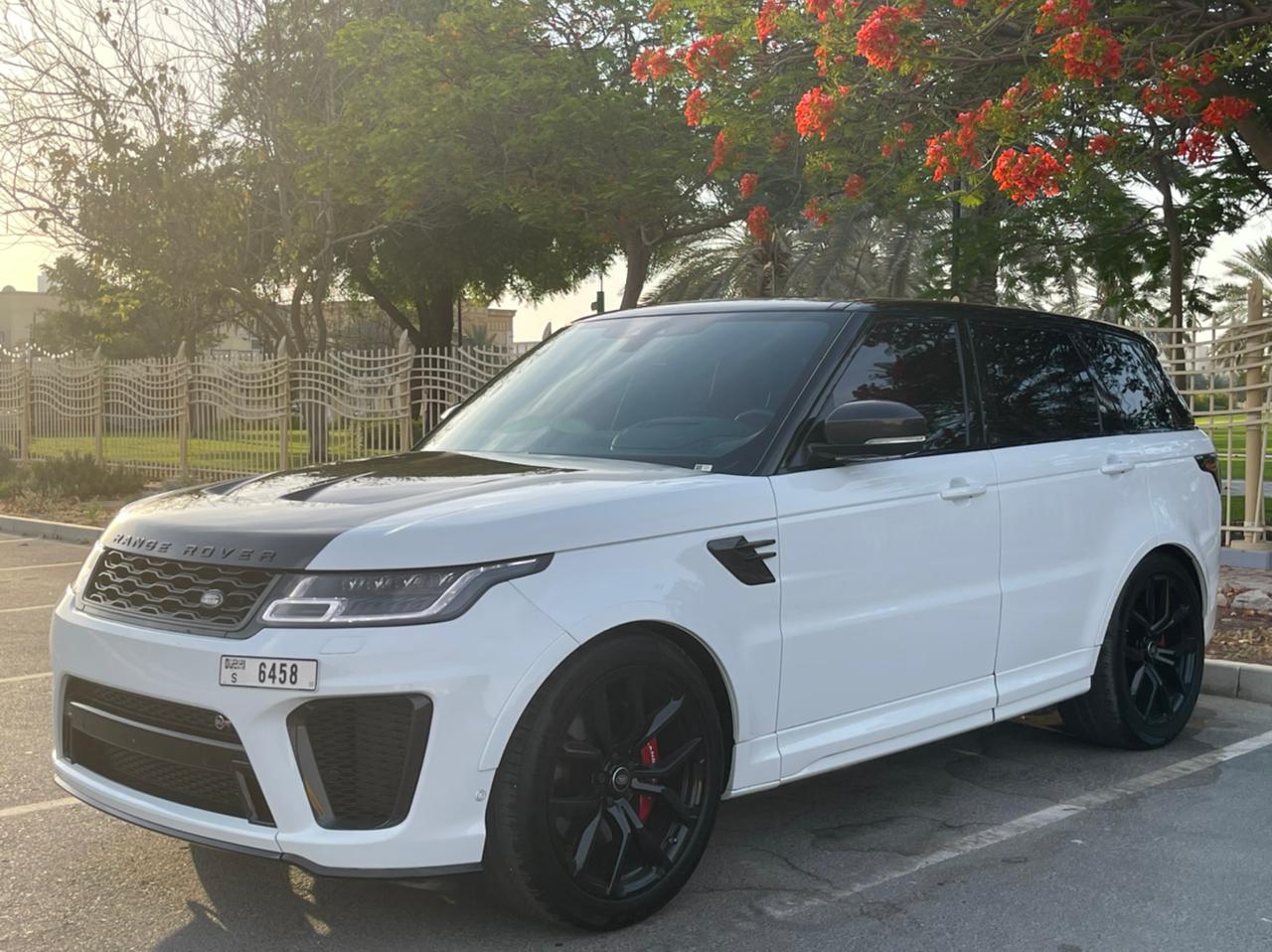 Range Rover SVR 2021 - Big Boss Luxury Car Rental