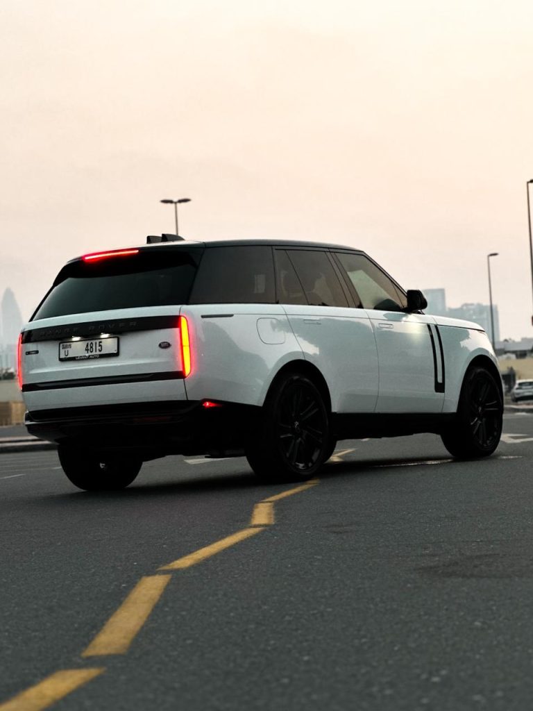 Rent Range Rover Vogue Autobiography 2024 - white color